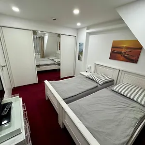 Zwei Apartment
